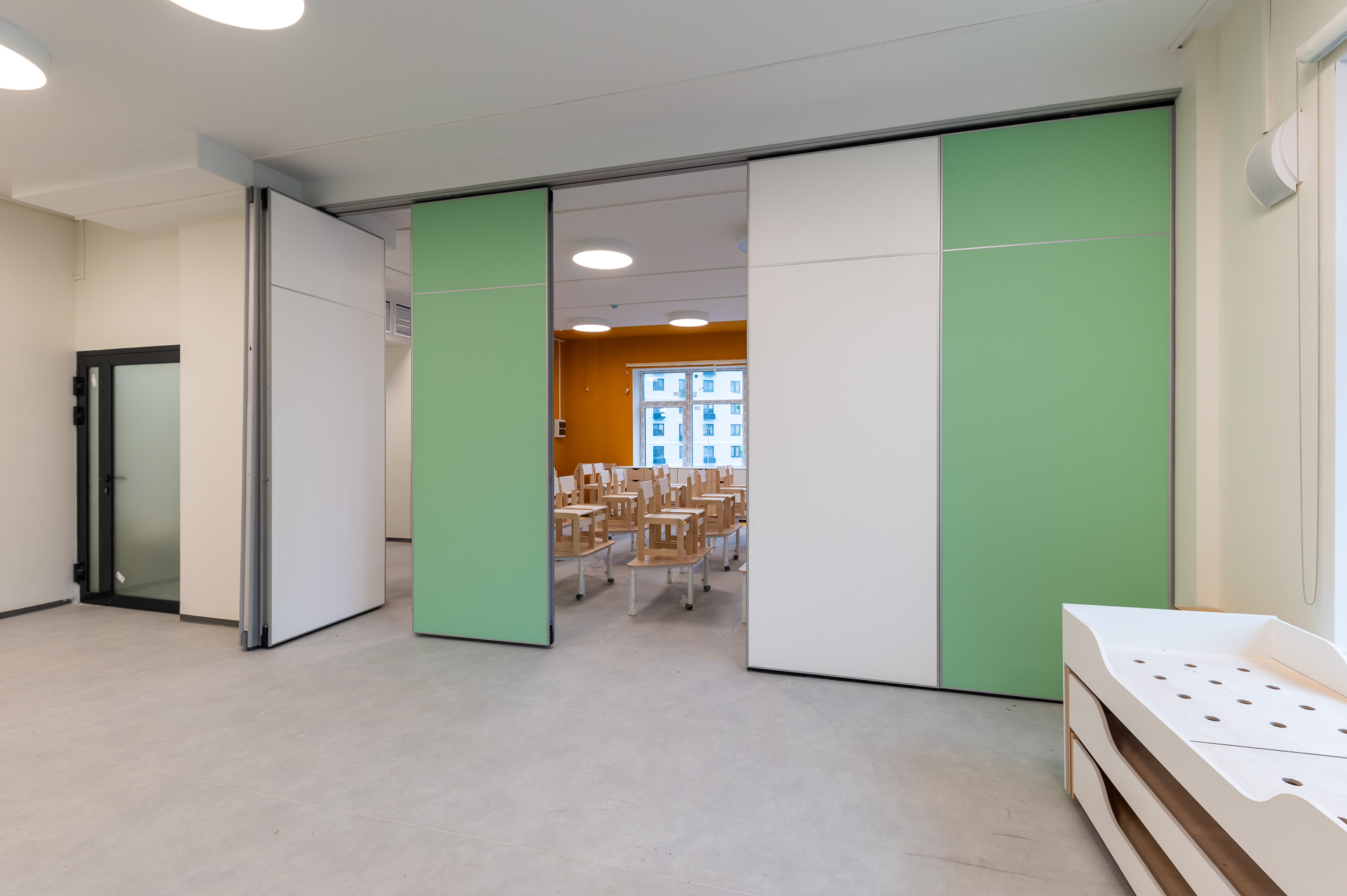 SmartWall H5F-S (School), photo